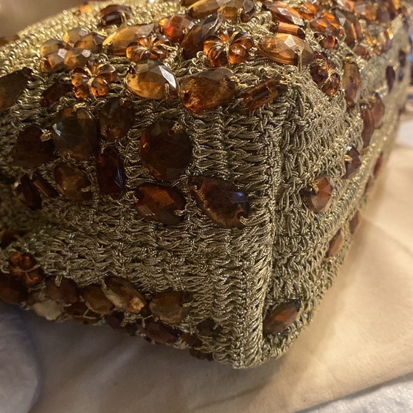 TORY BURCH exclusive 
Shoulder Bag NWT+dust bag
COLOR: GOLD - Picture 10 of 16